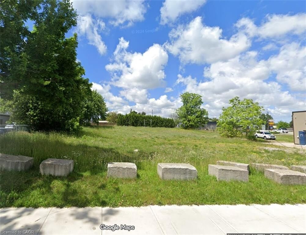 Property Photo:  425 18th Avenue  ON N4N 1S1 