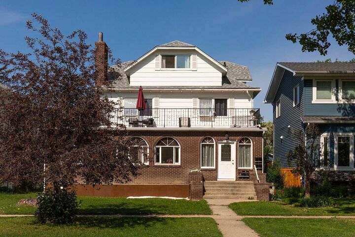 Property Photo: 622 10 Street S 1-5 AB T1J 2M8