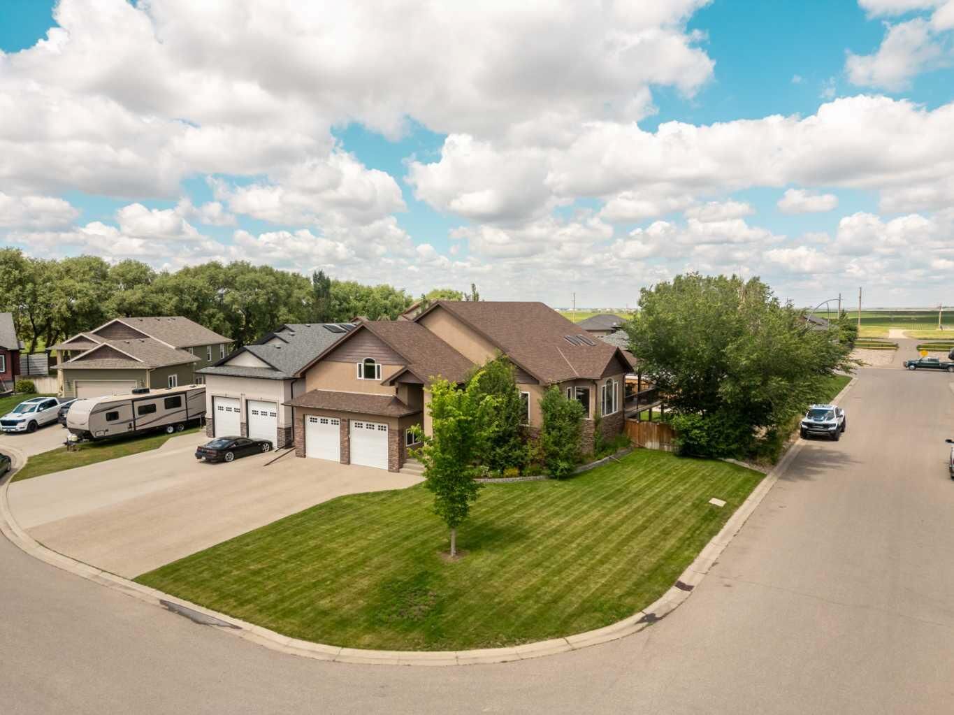 Property Photo:  4639 62A Avenue  AB T1G 2J5 