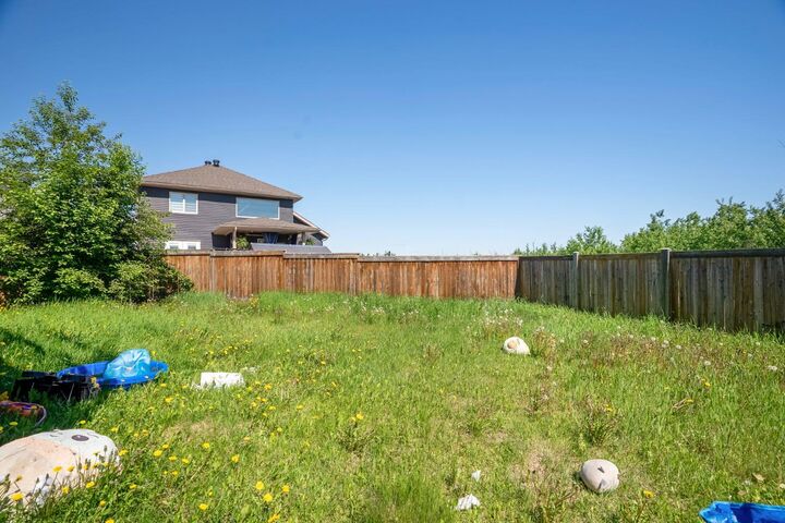 Property Photo:  125 Amberwood Court  AB T9J 1E3 