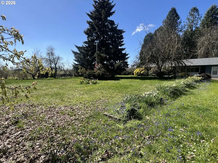 Property Photo:  17620 SE Grand Island Rd  OR 97114 