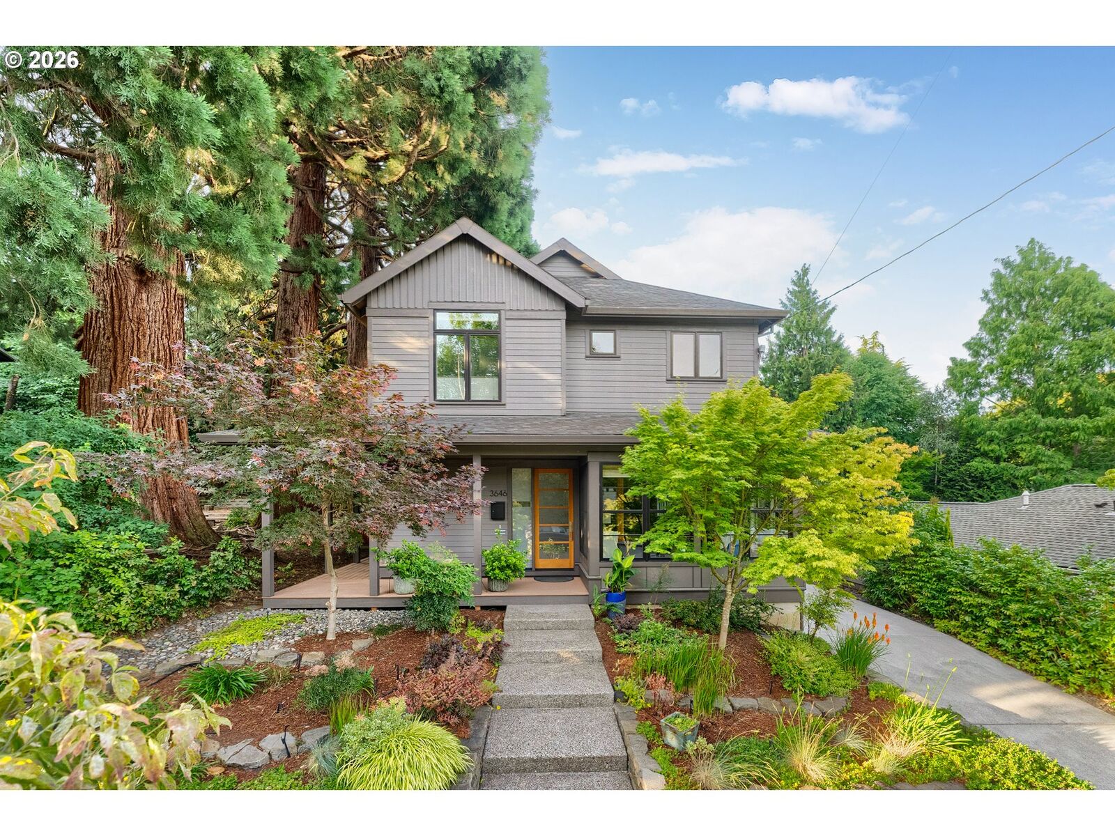 Property Photo:  3646 SE Martins St  OR 97202 