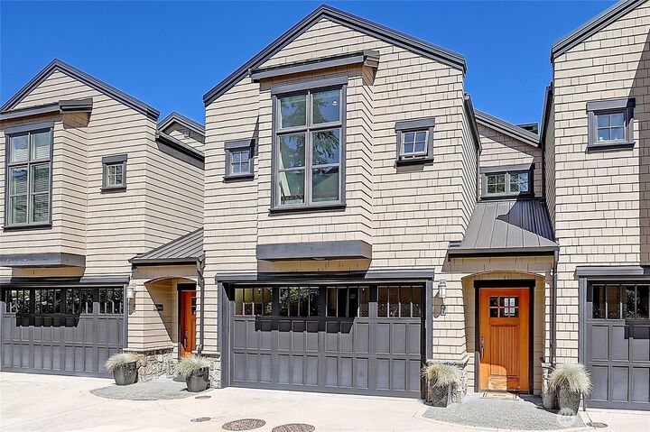 Property Photo:  1095  Essex Street 2  WA 98282 
