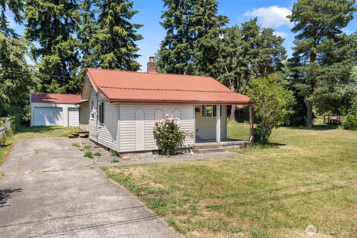 Property Photo:  511 W  7th Street  WA 98531 