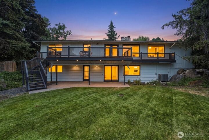 Property Photo: 504 Day Road WA 98801