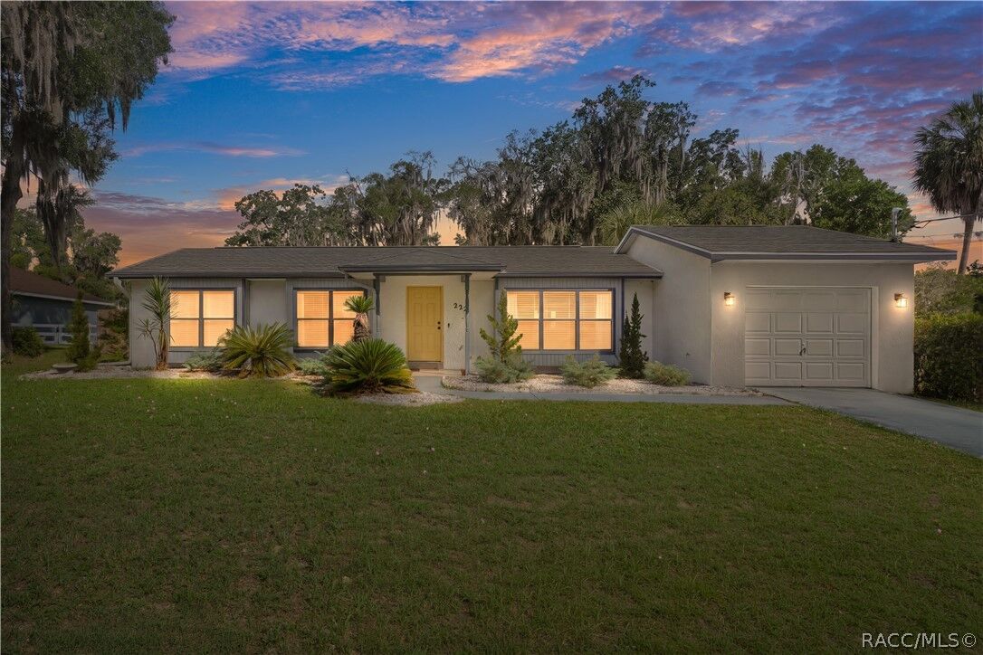 Property Photo:  222 S Hunting Lodge Drive  FL 34453 