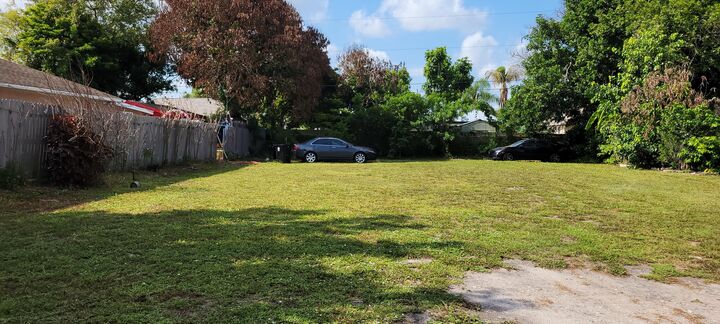 Property Photo: 702 SW Colleen Avenue FL 34983