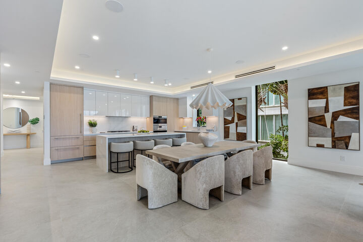 Property Photo:  87 Isle Of Venice Drive 402S  FL 33301 