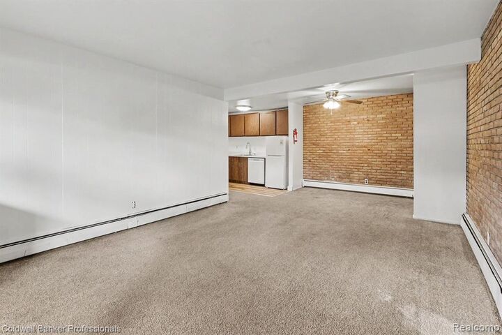 Property Photo: 207 Ballard Street 101 MI 48197