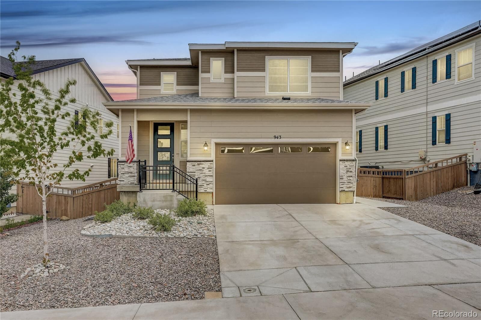 Property Photo:  943 Oleander Street  CO 80109 
