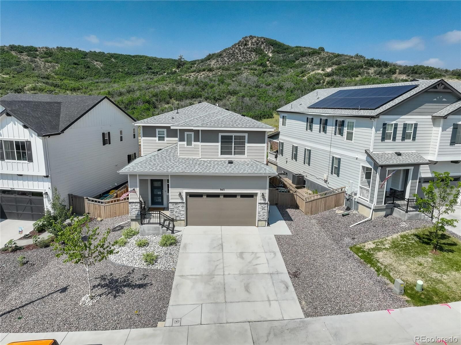 Property Photo:  943 Oleander Street  CO 80109 