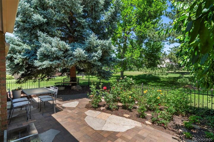 Property Photo: 4824 Briar Ridge Court CO 80301