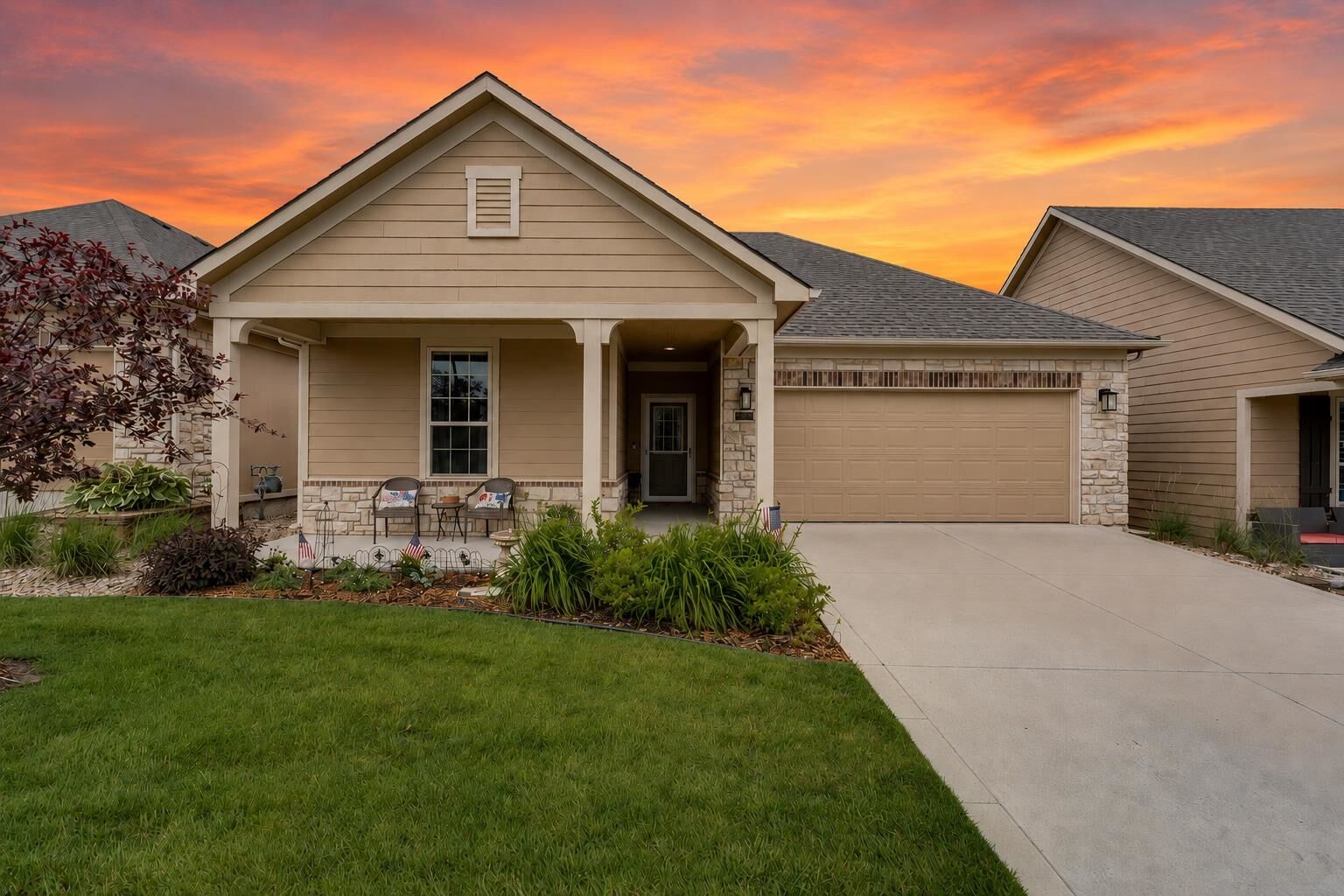 Property Photo:  925 E Clearlake  KS 67037 