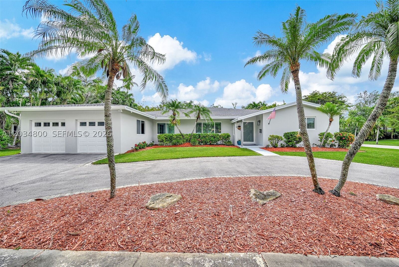 Property Photo: 15845 SW 87th Ave FL 33157