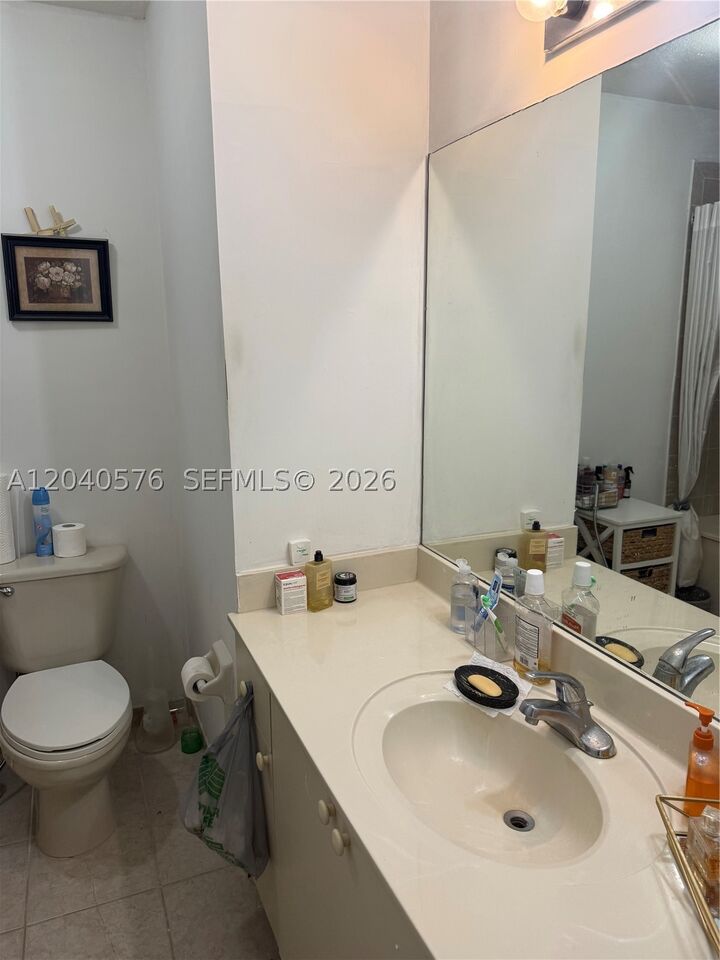Property Photo: 5943 SW 162nd Pl FL 33193