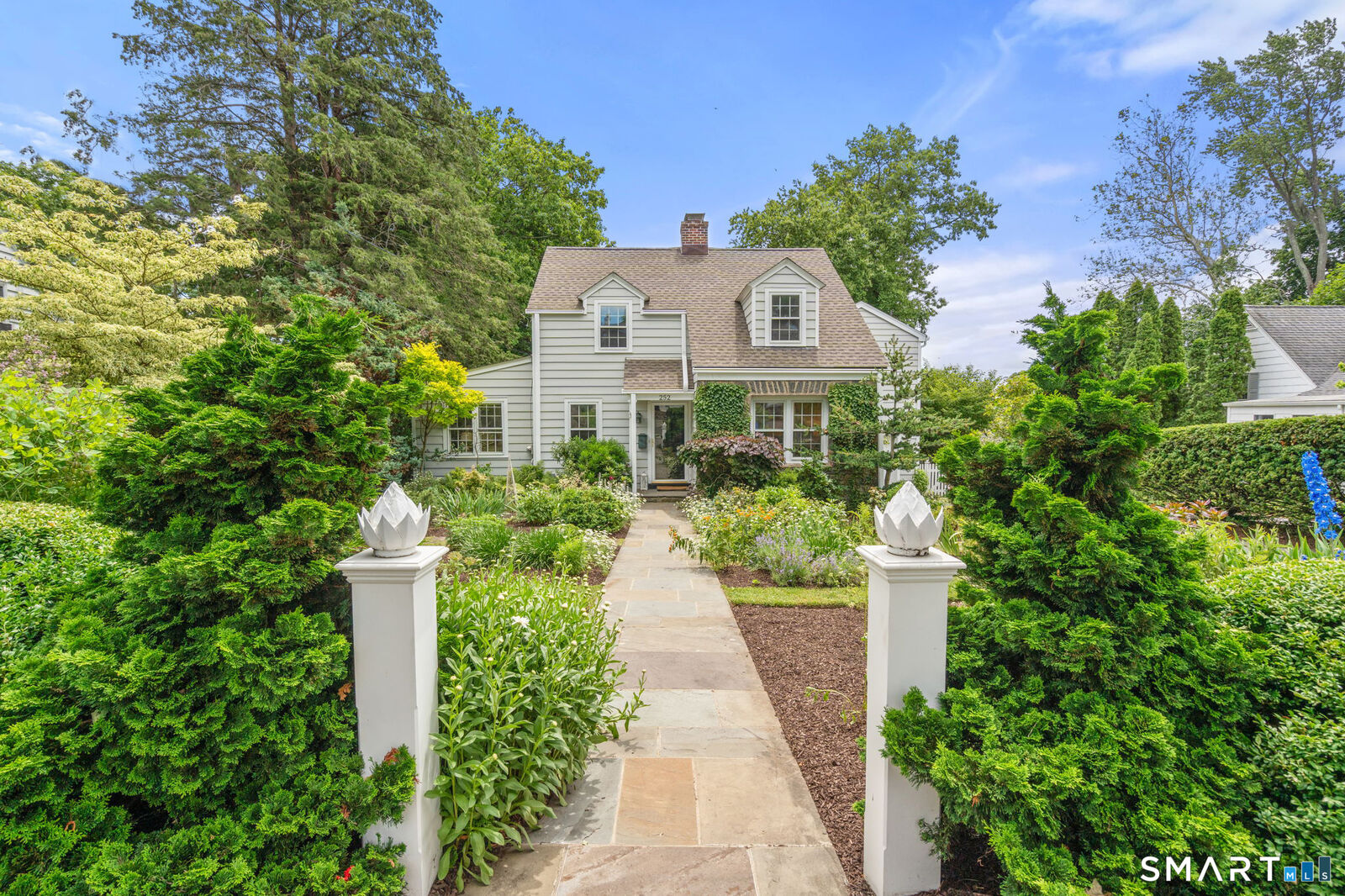 Property Photo:  252 Shoreham Village Drive  CT 06824 