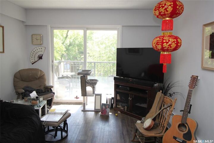 Property Photo: 537 4th Avenue N 205 SK S7K 2M6