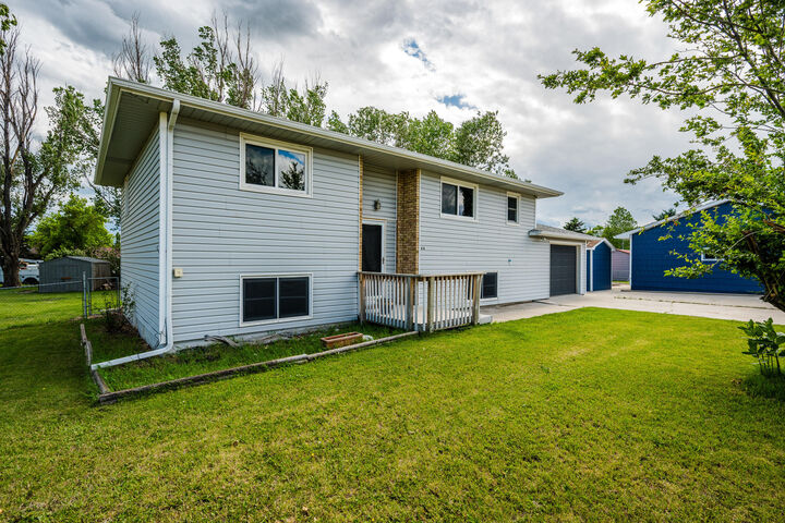Property Photo: 616 Railway Street WY 82839