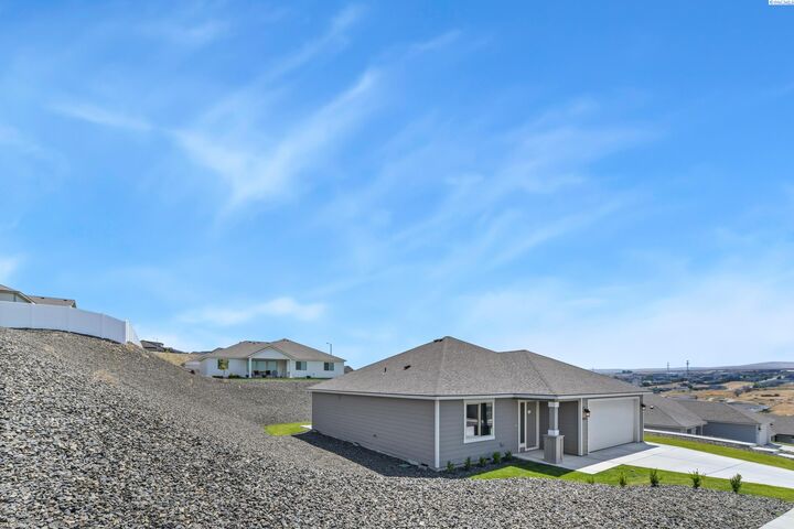 Property Photo: 2835 S Penn St WA 99338