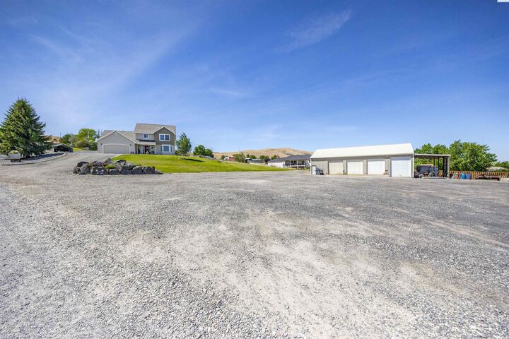 Property Photo:  504 W Wagon Wheel Pr NW  WA 99320 