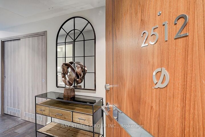 95 McMahon Drive 2512 — photo 1
