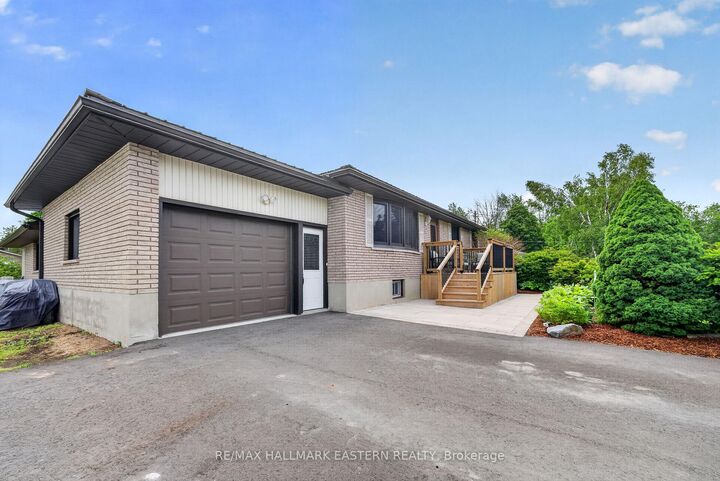 Property Photo:  803 Derby Drive  ON K0L 1T0 