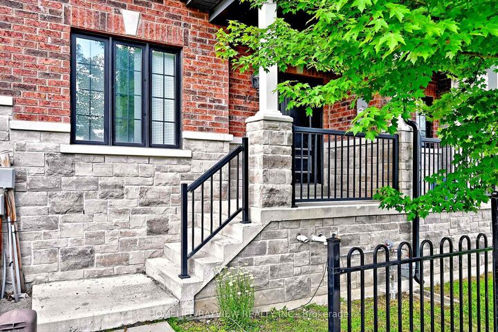 Property Photo:  17 Zenyatta Lane  ON L9N 0N7 