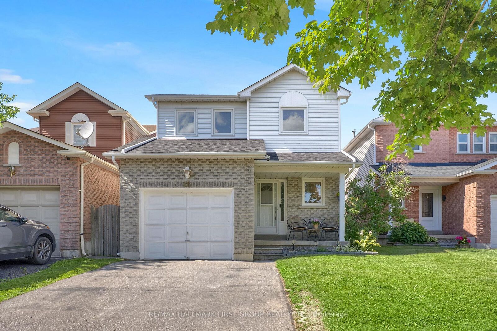 Property Photo:  66 Windham Crescent  ON L1E 1Y3 