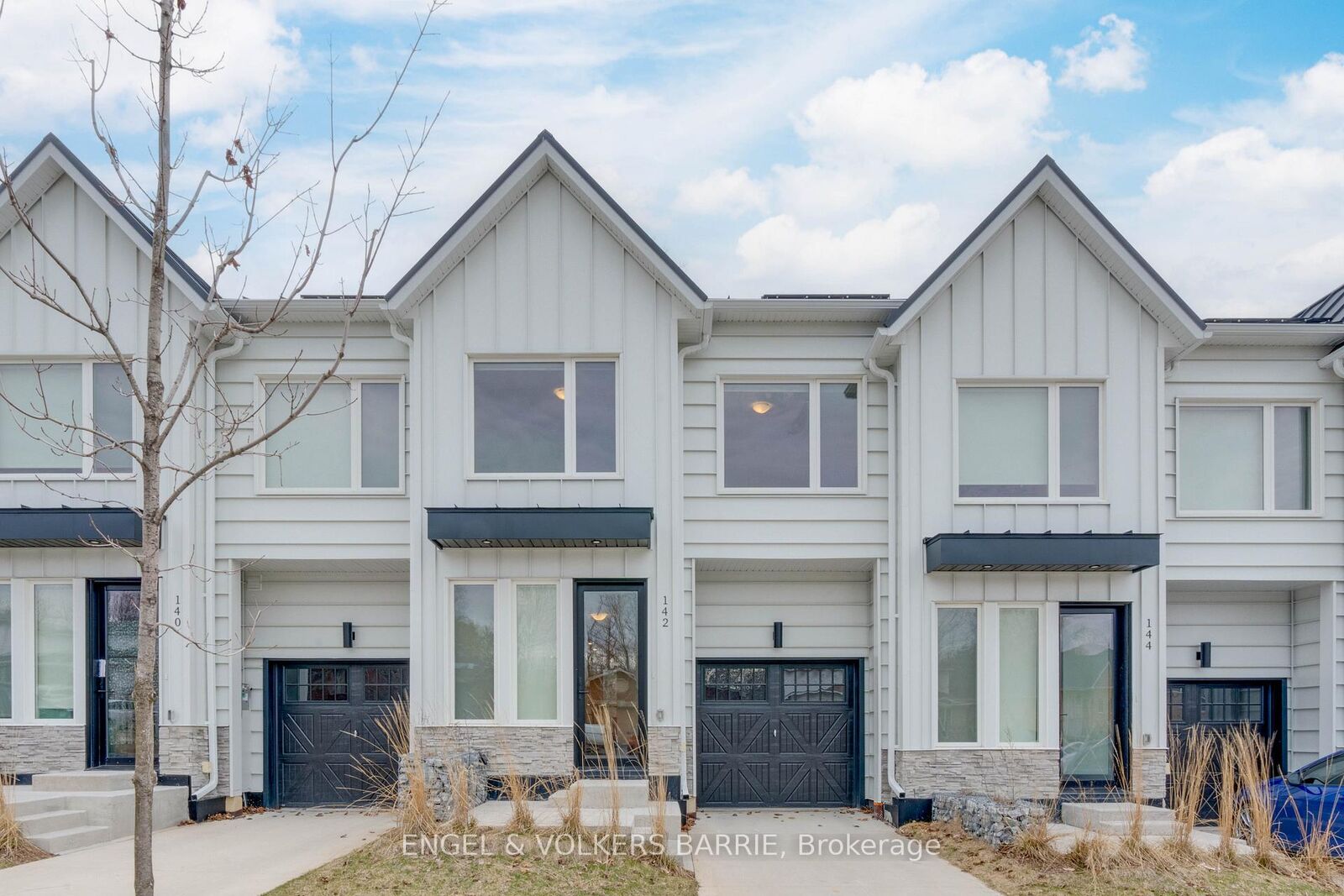 Property Photo:  142 Athabaska Road  ON L4N 8E5 