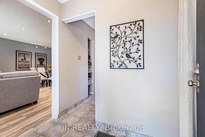 Property Photo:  32 Barkwood Court  ON L6V 2C3 