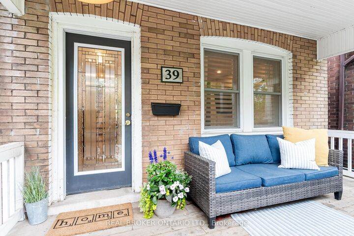 Property Photo: 39 East Bend Avenue S ON L8M 3E4