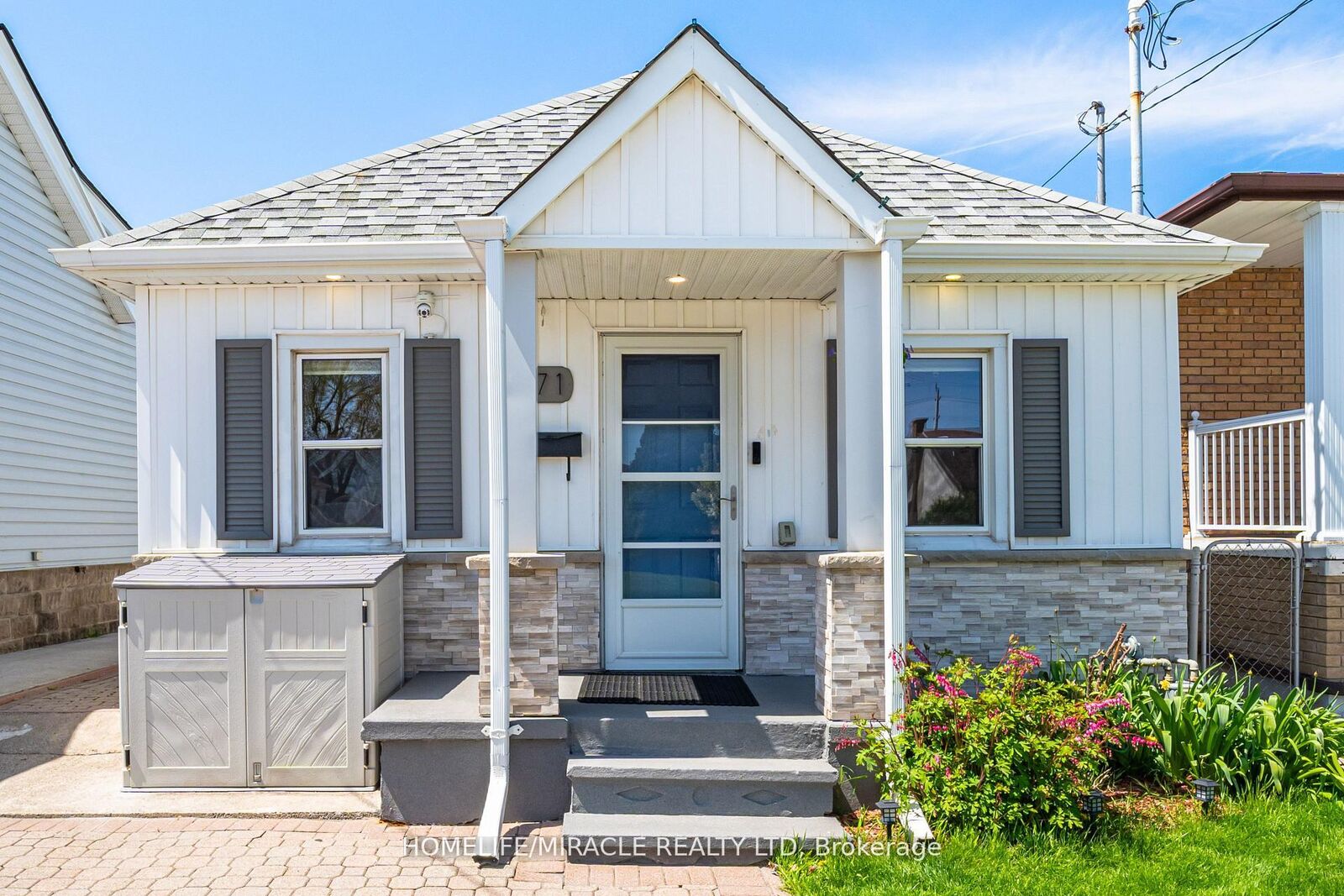 Property Photo: 71 Beland Avenue N ON L8H 6C2