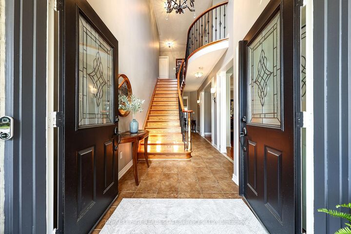 Property Photo: 140 Humber Forest Court ON L4H 2V2