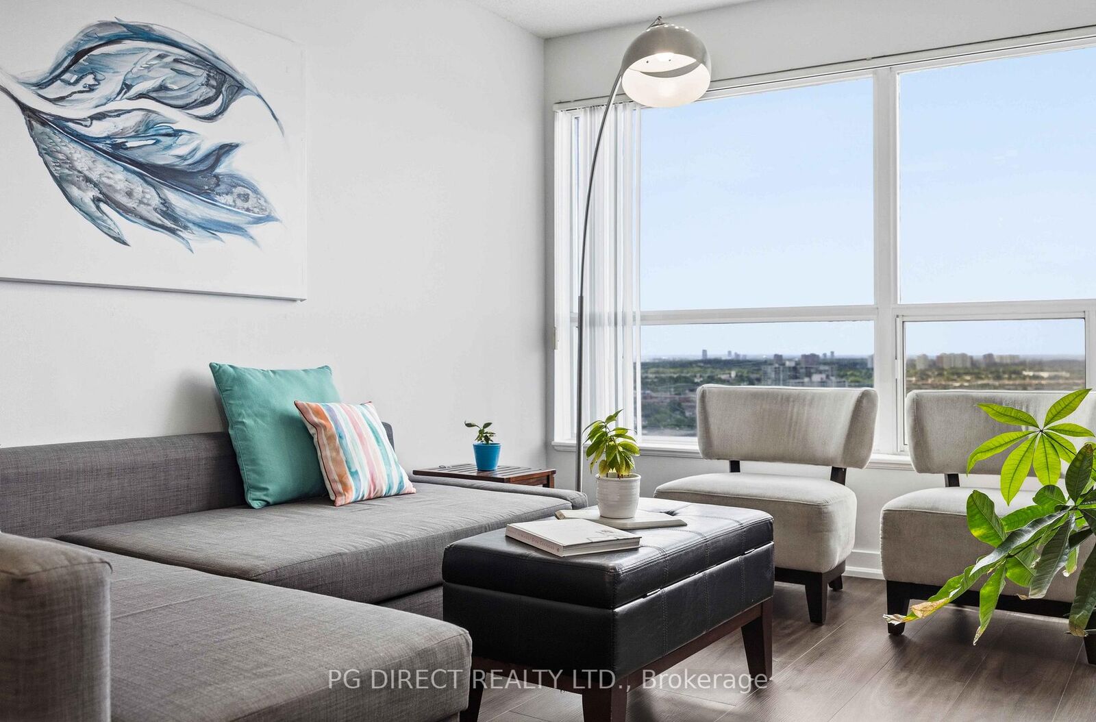 Property Photo: 38 Lee Centre Drive 2716 ON M1H 3J7