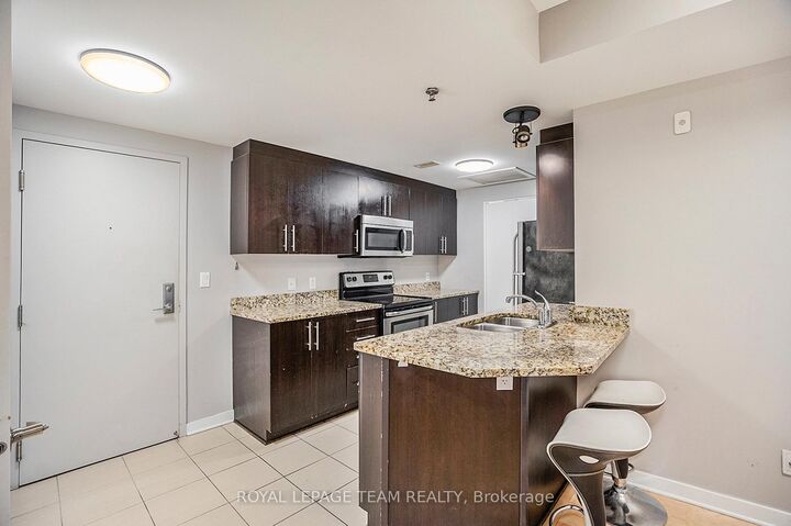 Property Photo: 456 King Edward Avenue 404 ON K1N 7M9