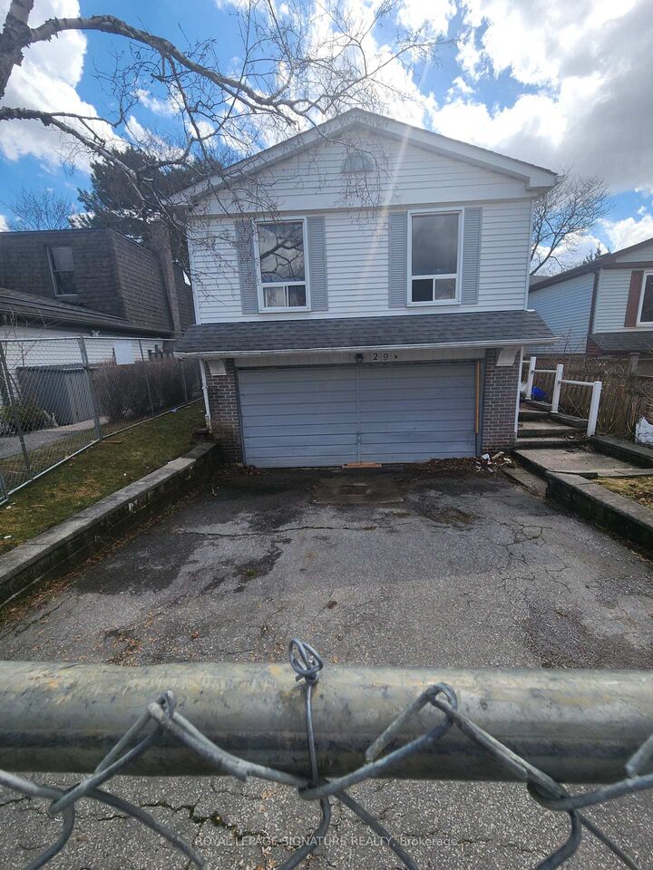 Property Photo:  29 Lillooet Crescent  ON L4C 5A6 