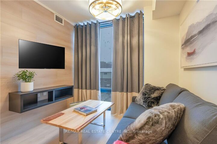 Property Photo: 145 Columbia Street W 611 ON N2L 0K7