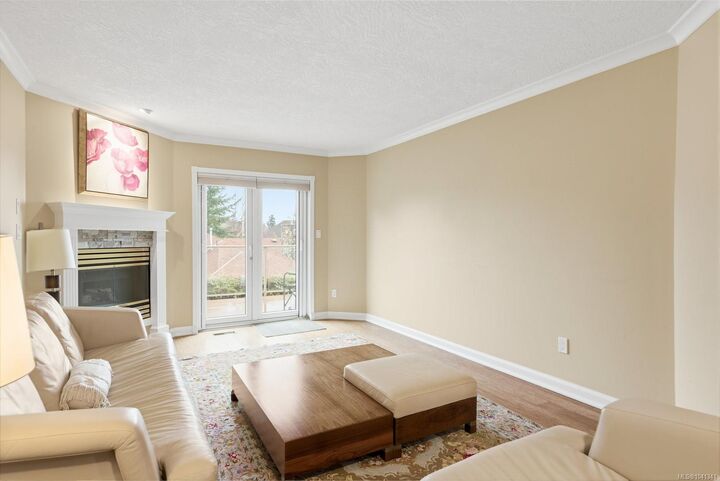 Property Photo: 500 Marsett Pl #8 BC V8Z 7J1