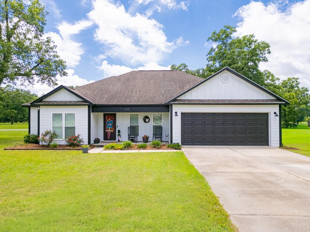 Property Photo:  117 Gabriel Court  GA 31763 