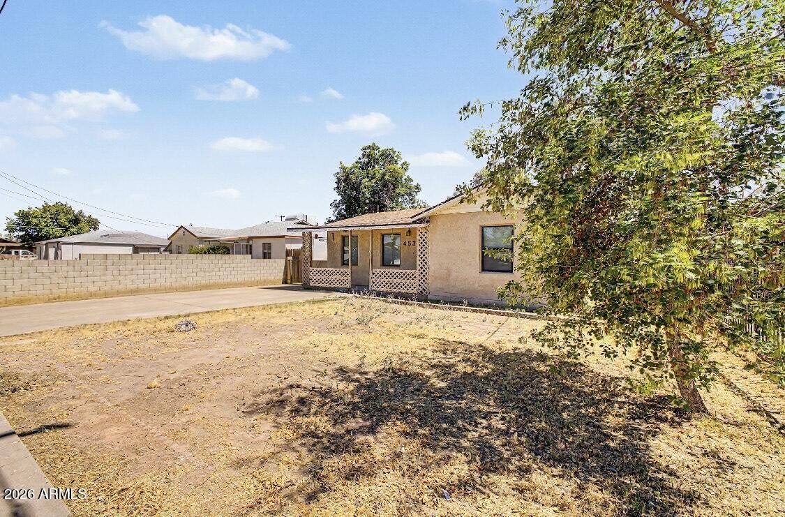 Property Photo:  453 E Crescent Avenue  AZ 85204 