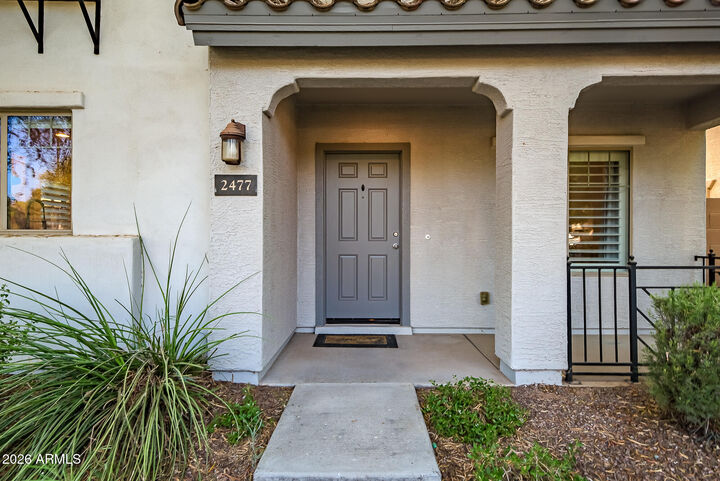 Property Photo:  2477 E Vermont Drive  AZ 85295 