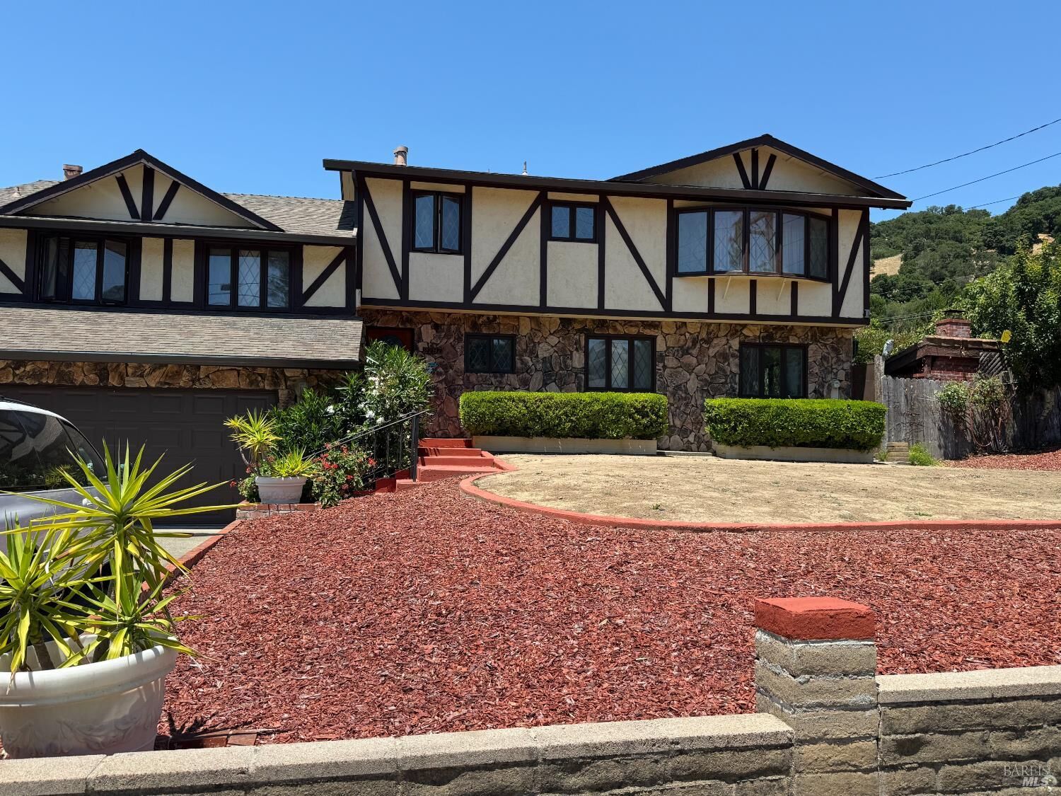 Property Photo:  2797 Las Gallinas Avenue  CA 94903 