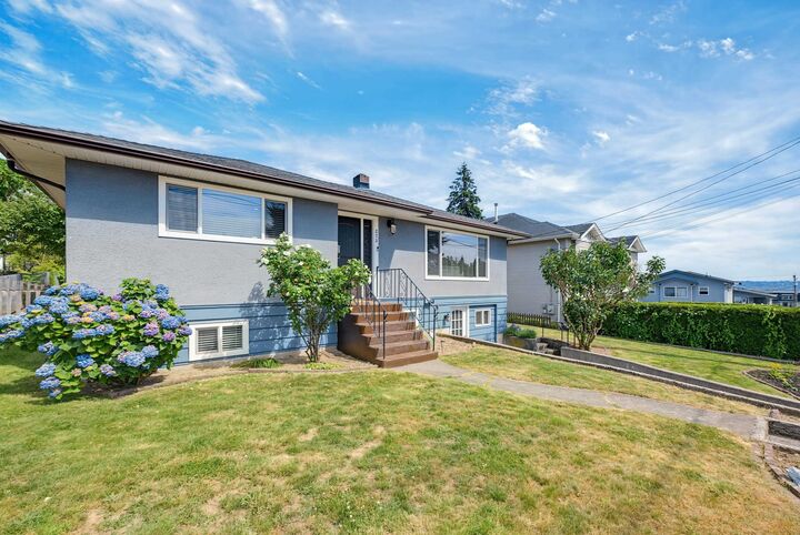 273 Burns Street — photo 1