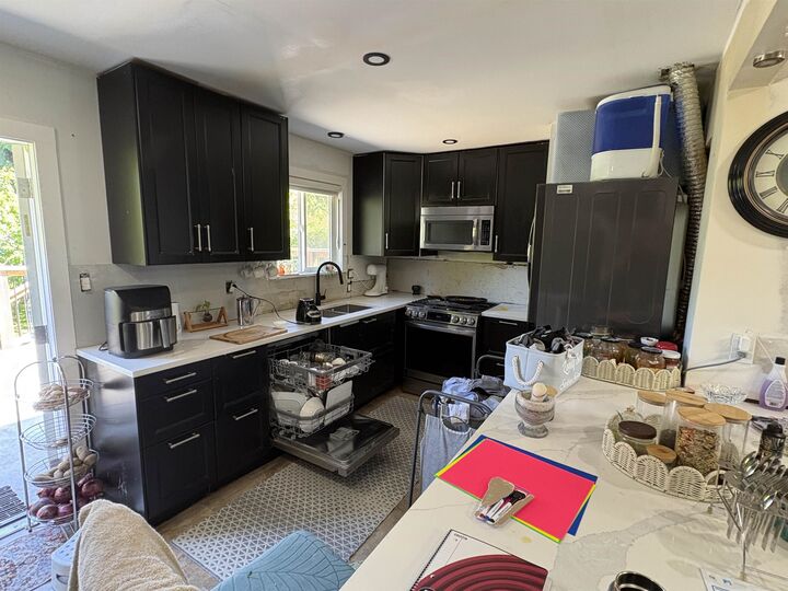Property Photo: 15847 Russell Avenue BC V4B 2S5