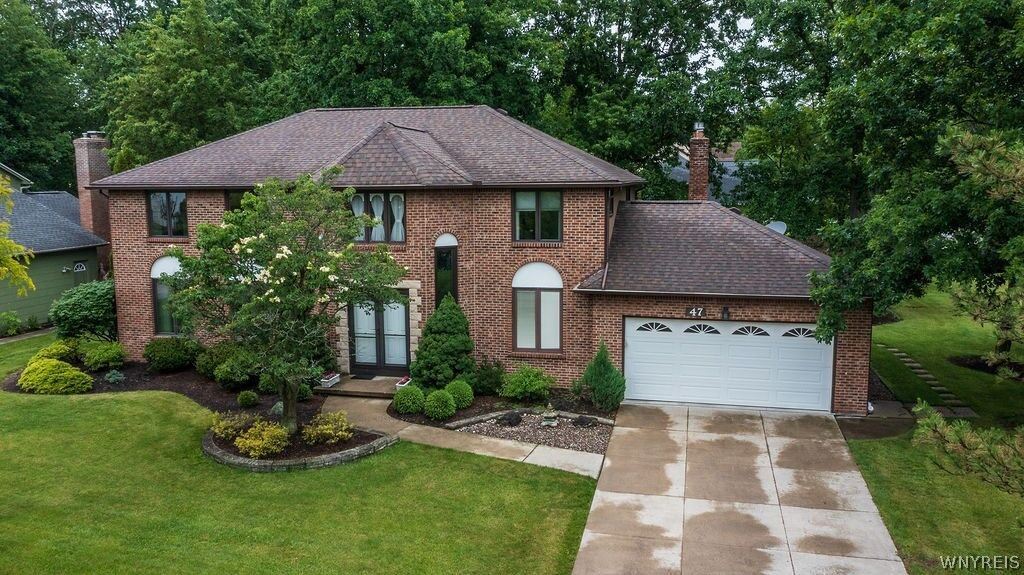 Property Photo:  47 Woodstock Road  NY 14072 