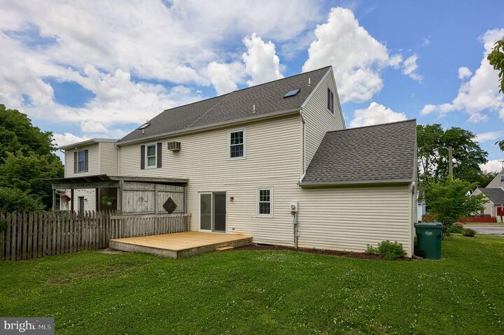 Property Photo:  14 Hemlock Lane  PA 17579 