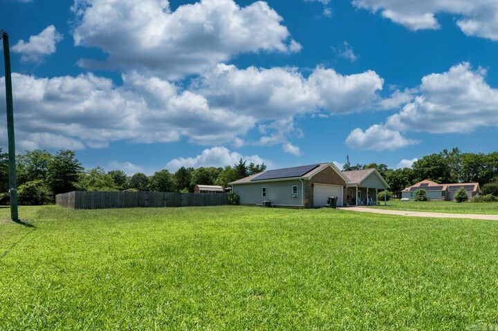 Property Photo: 1306 Oakgrove Road AR 71968
