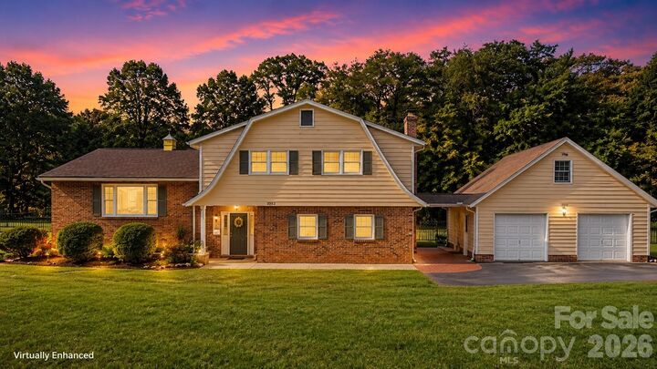 Property Photo:  3252 Hollyhill Circle  NC 28690 