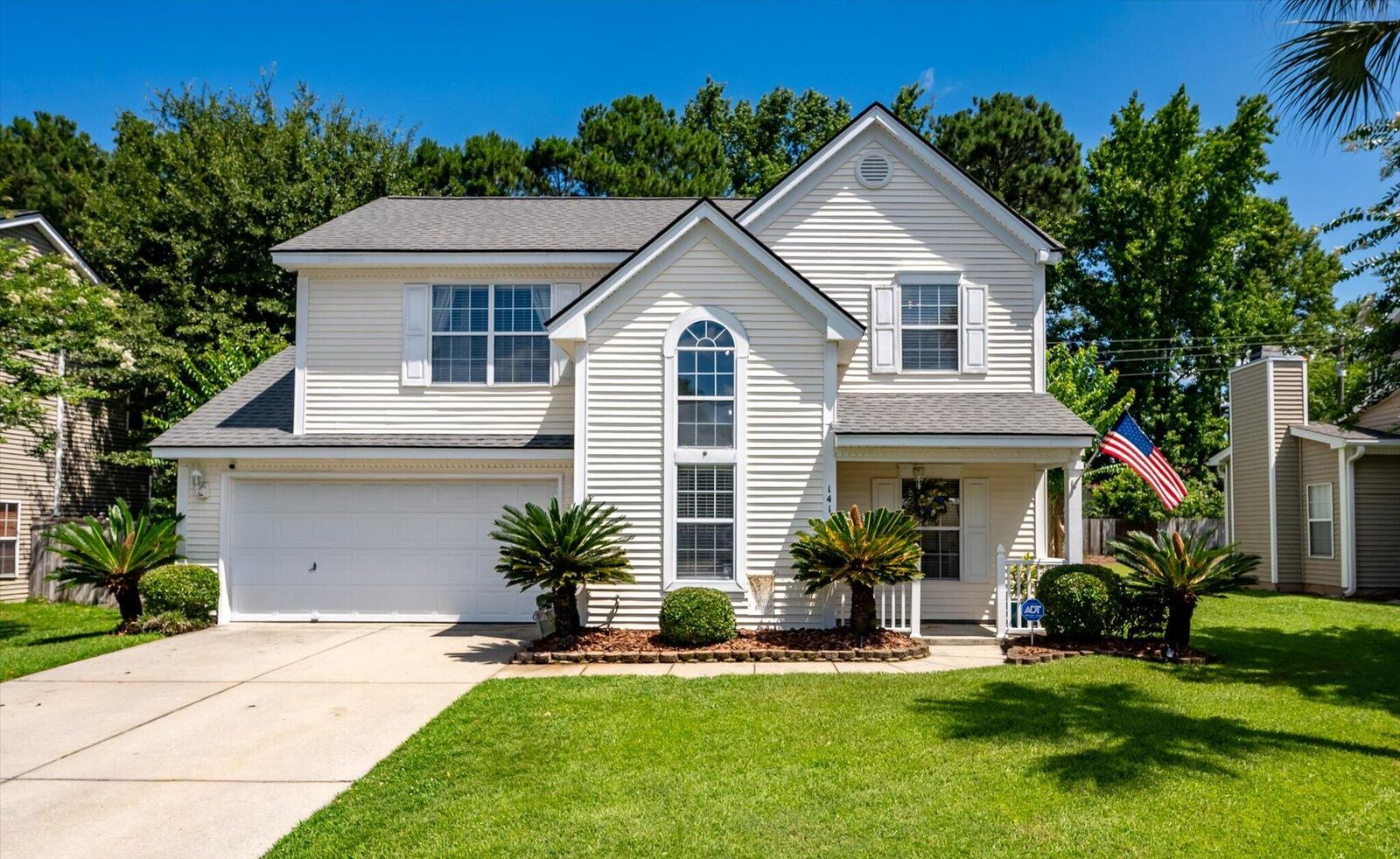 Property Photo:  141 Hearthstone Circle  SC 29445 