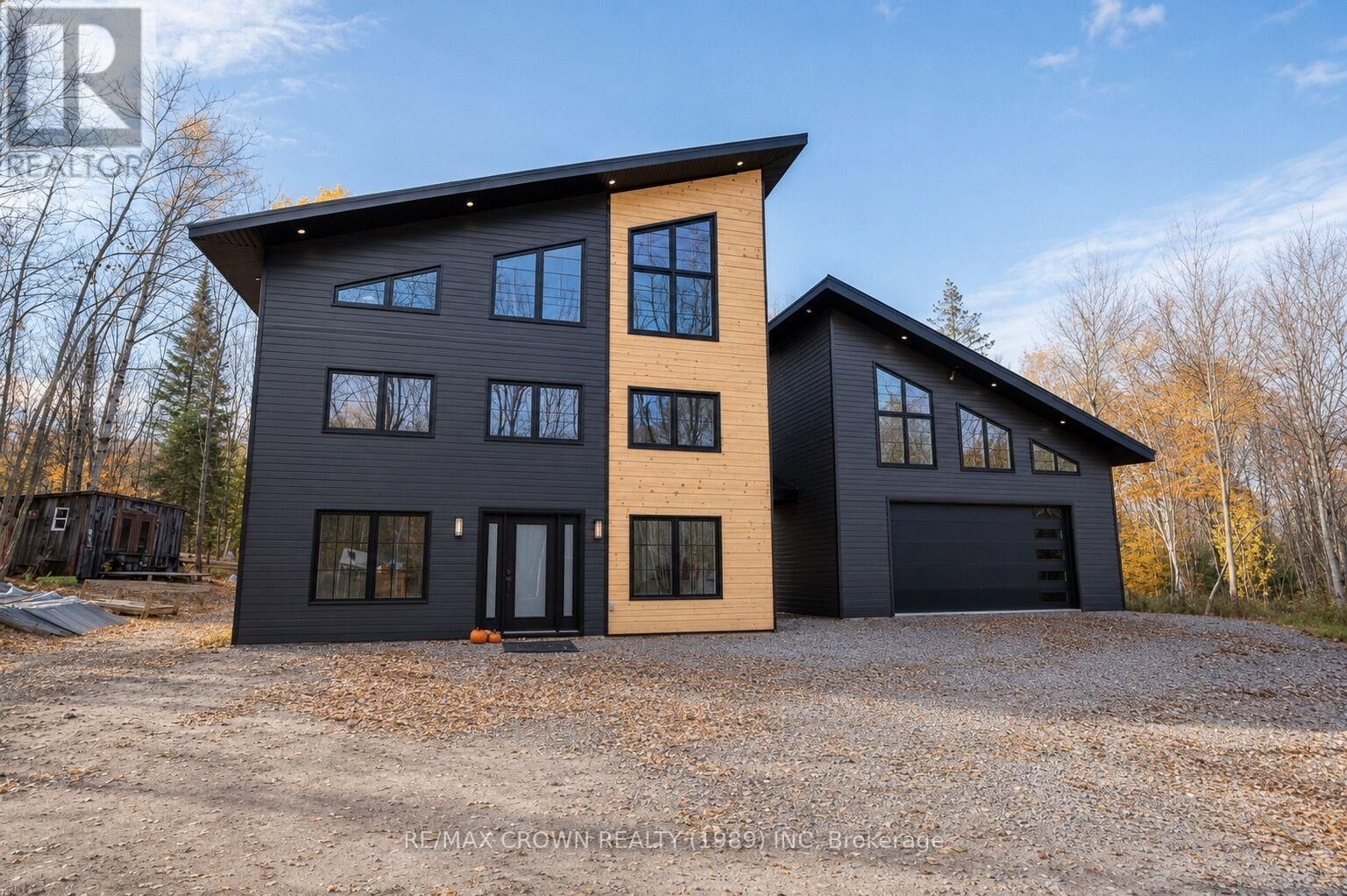 Property Photo: 24 Sun Valley Way ON P0H 1Z0